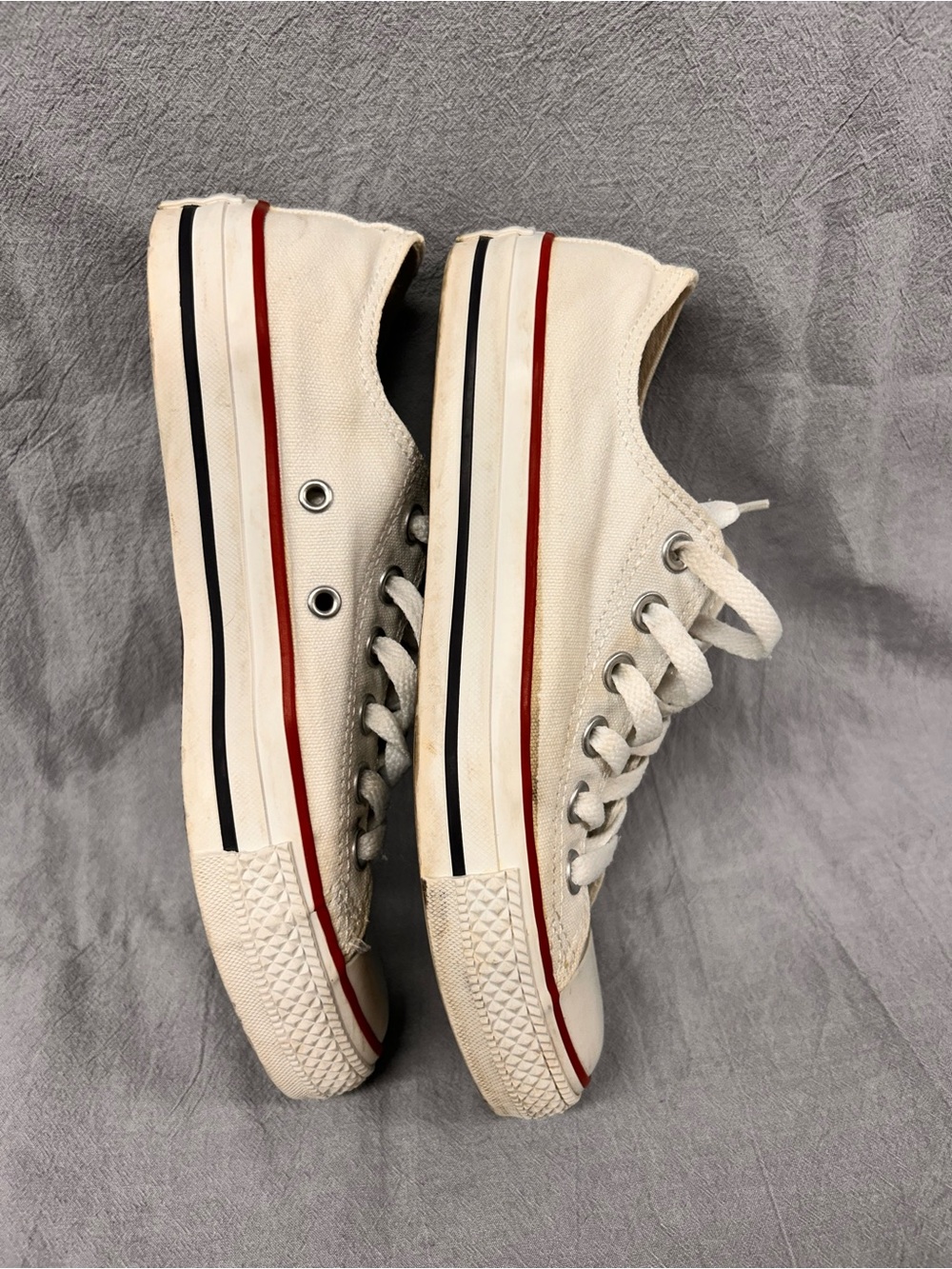 Converse Women White Low-Top Canvas Sneakers with Red Stripe - Picture 7 of 9